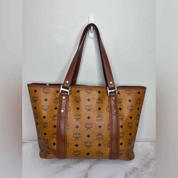 MCM Visetos Tote - Picture 2 of 9